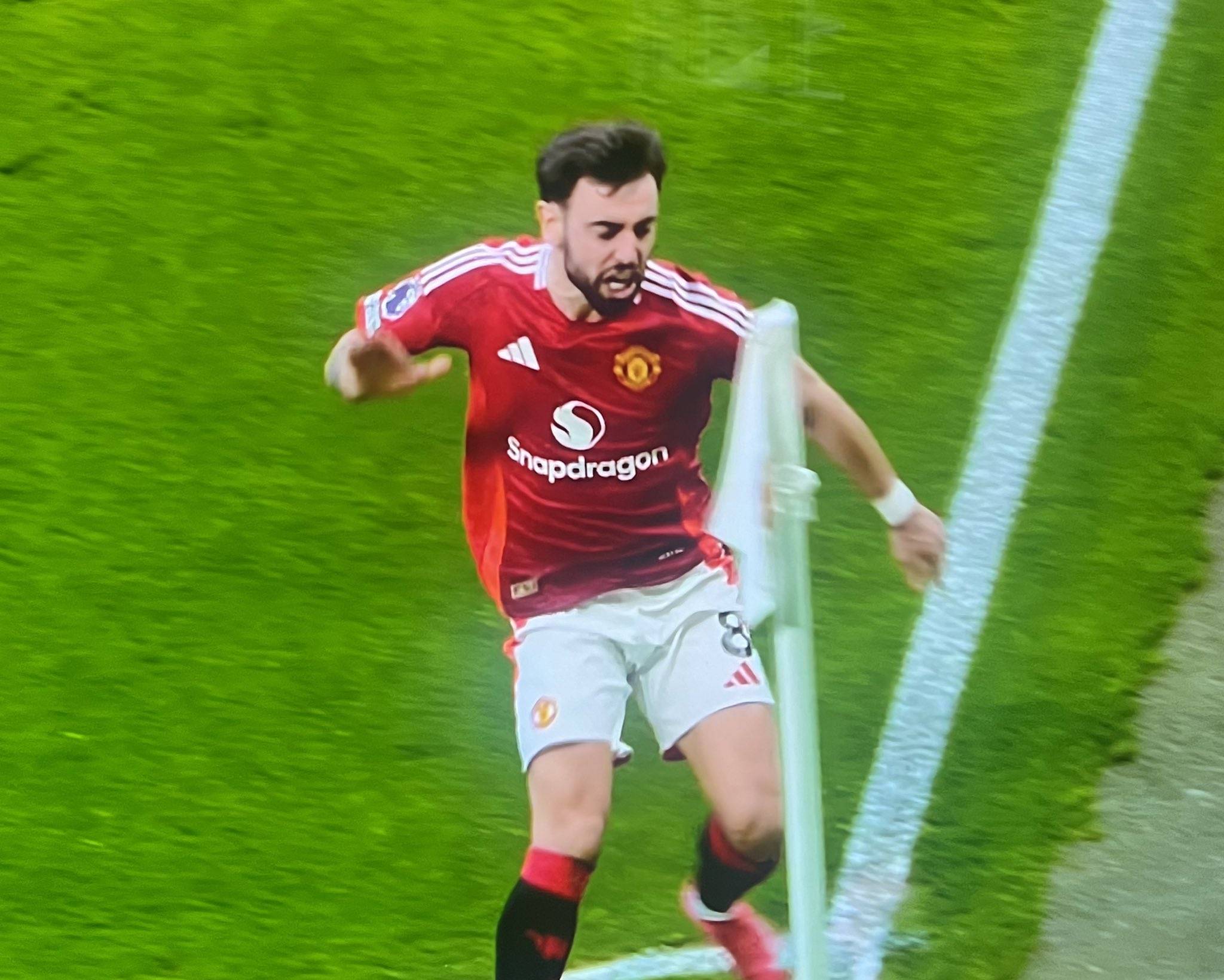  曼联内部会议纪要流出：集结日官宣签约，欧联使命明确，控场能力受关注