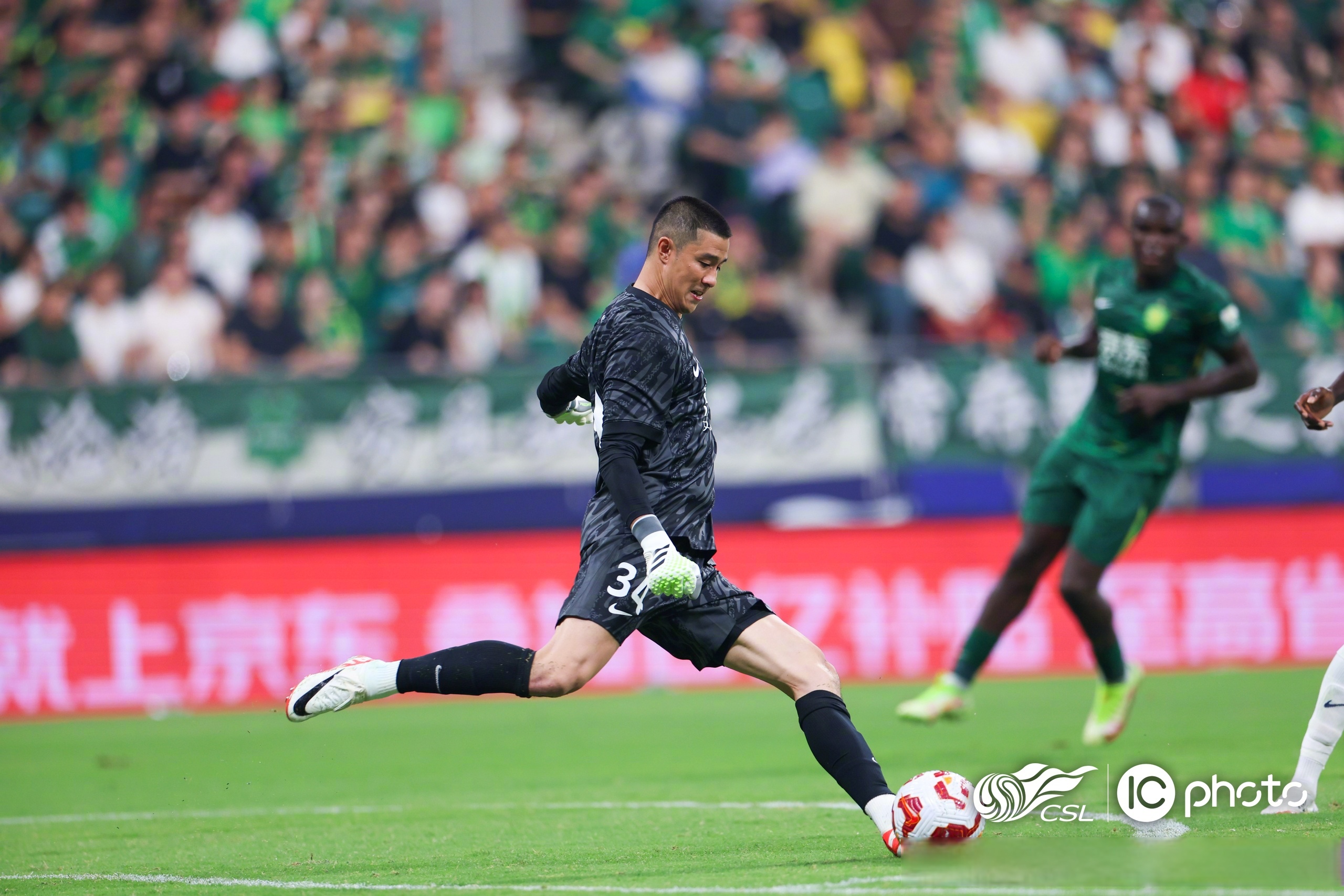 包含赛地聚焦：葡超转会期热度飙升，浙江稠州复出首秀，目标明确，高层口径保持一致的词条