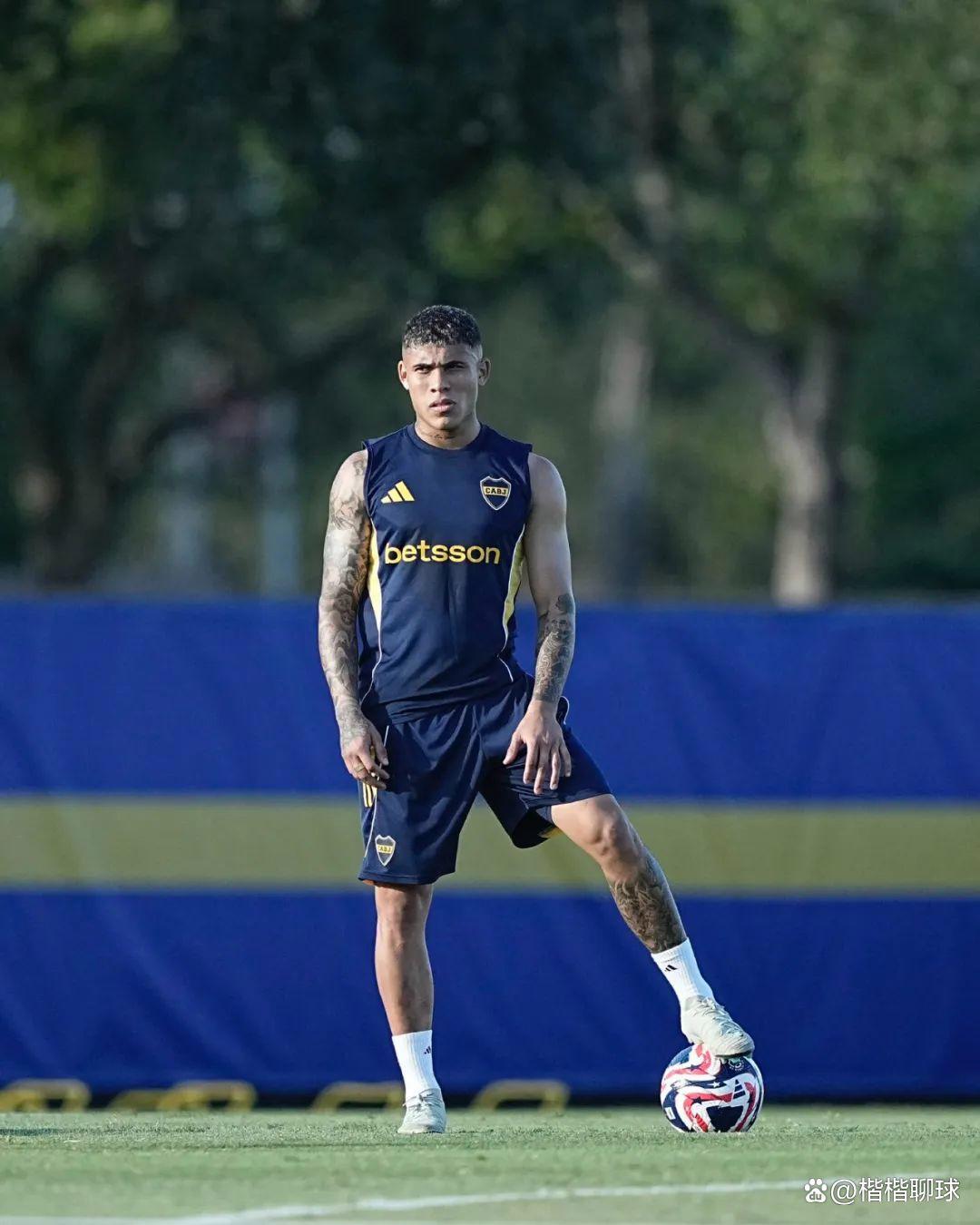 包含今夜本菲卡调整名单以备法国杯，临场应变环节打磨，信心回归，赛季目标并未改变的词条